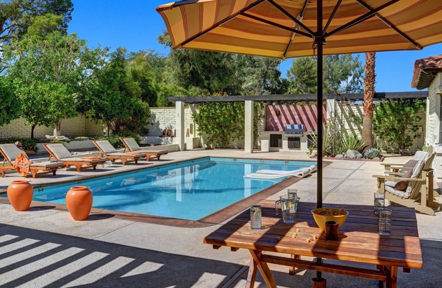 Designer Spanish Oasis Home - Présenté dans le livre PALM SPRINGS LIVING