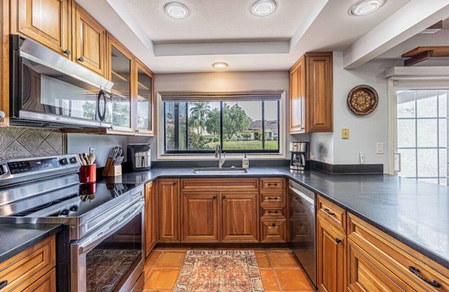 Spanish Style Villa 3Bed 3Bath W/Community Pool