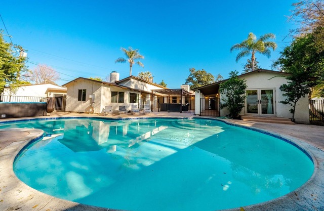 Spanish Villa Heated Pool/Jacuzzi/Pingpong/Mini-golf