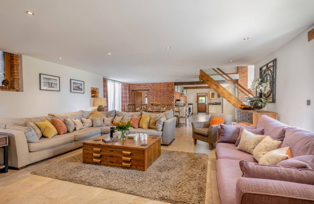 Sparks Barn - Cinq Chambres Maison, Couchages 10