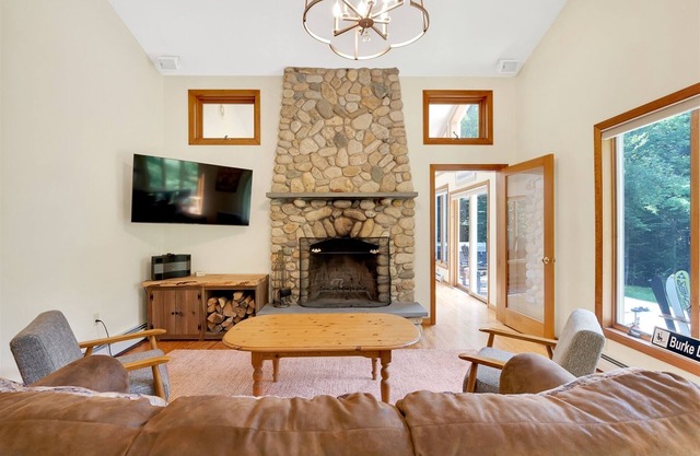 Sparrowhawk Mountain Retreat | 3 Bed, 2.5 Bath