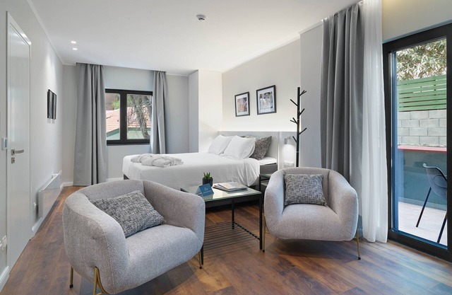 Eco-de Luxe-Studio-Douche-Balcon