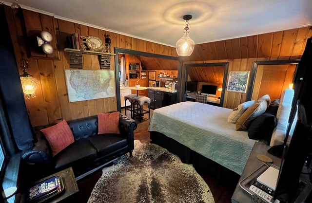 Speakeasy-Inspired Carriage House in Charming College Hill Neighborhood