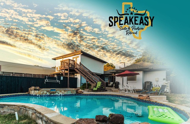 Speakeasy Suite & Poolside Retreat in Rowlet + Spa: Relaxing getaway near Dallas