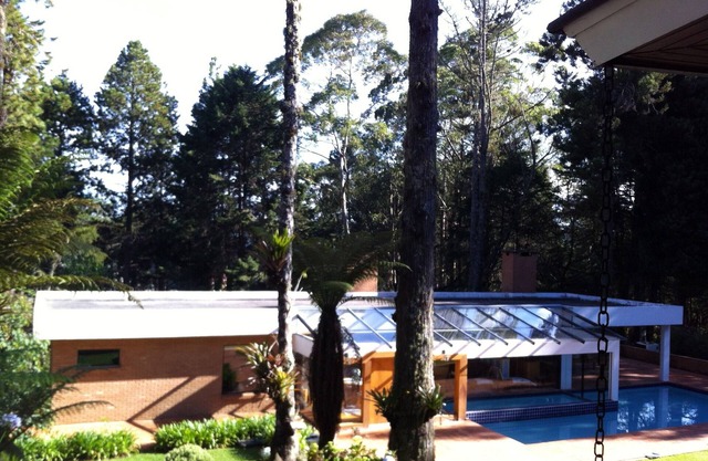 Maison en pierre spéciale, piscine, saunas, Chale, Wifi, Sky, Mountain View