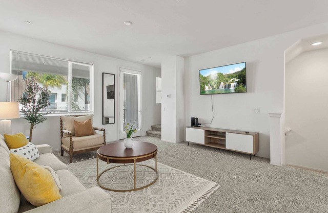 Bright & Elegant Home in Rancho Cucamonga – Flexible Monthly Stays #42138