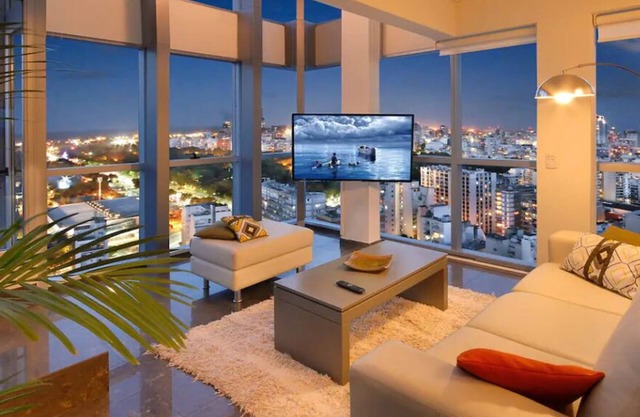 Spectaculaire Penthouse de 2 chambres avec vue sur la rivière et le lever du soleil