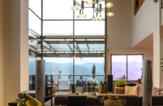 ★ Spectaculaire penthouse de 3 étages ★ Vue 360 ★ Meilleur quartier