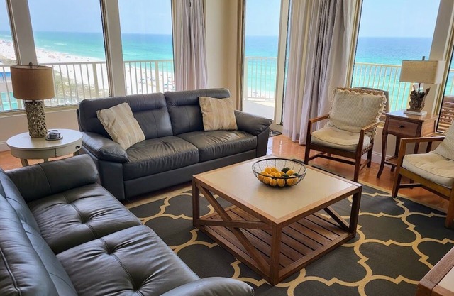 Gulf Crest 3 chambres; Enrouler autour du balcon; Service de plage inclus