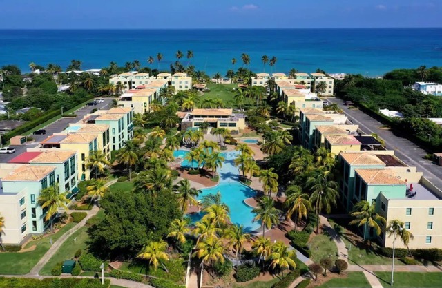 ★Spectacular Beach-Side Resort 3-BR Apartment★
