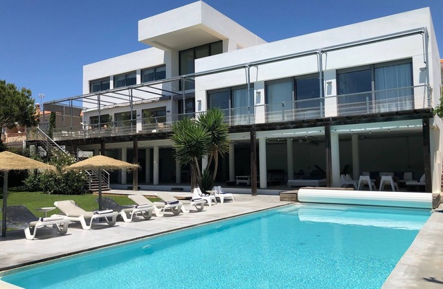 Espectacular villa en primera línea playa, Mazagón. Huelva.