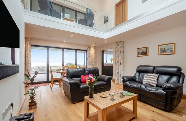Spectacular Coastal House with Views Across Aberdovey Estuary