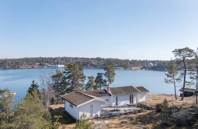 Spectacular lake plot, Stockholm archipelago, private beach