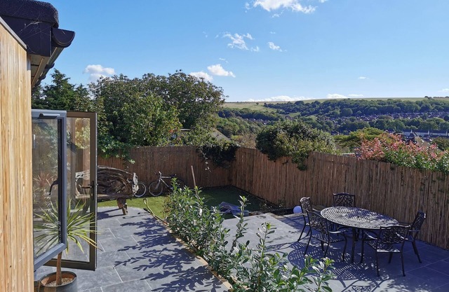 Spectacular listing & Views