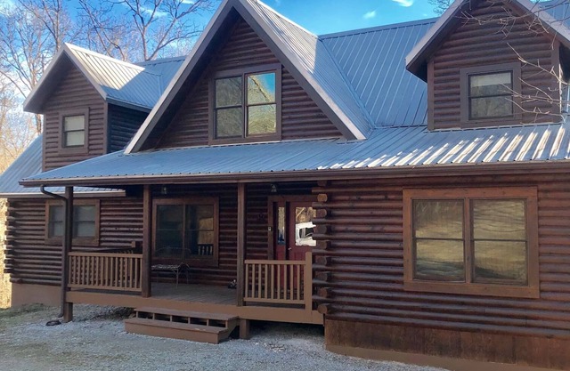 Spectaculaire Connexion Accueil ... 12 Acres sur Private Cove, au bord du lac