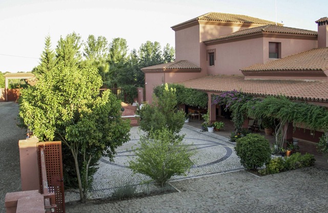 Spectaculaire villa de luxe avec piscine: 600m2, 6 chambres doubles, 8 salles de bains