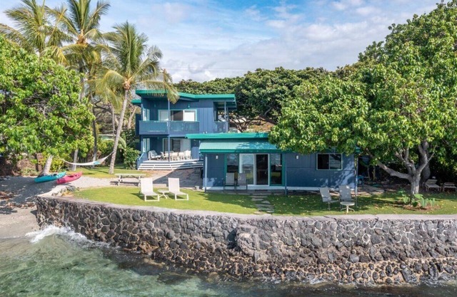 Spectacular Oceanfront Puako Cottage