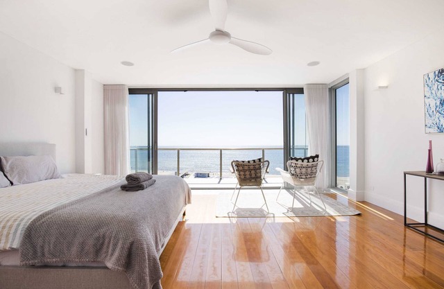 Spectacular Panoramic Oceanview House