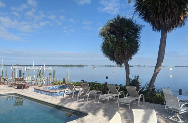 Spectacular Panoramic Bay Views with Deep Water Boat Dock!