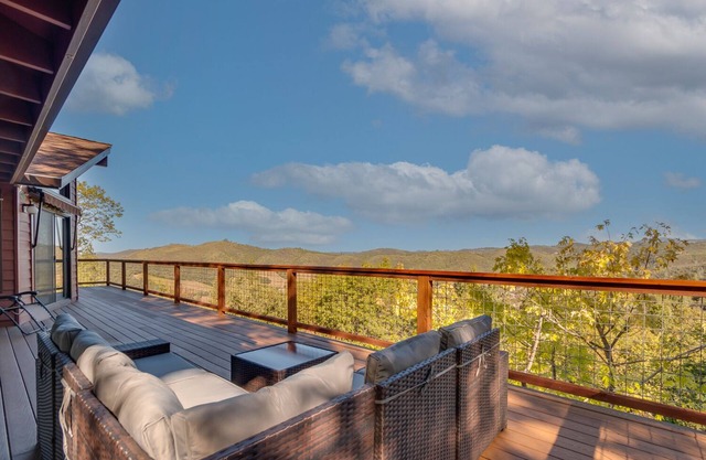 Spectacular Panoramic Vista Views, Close to wine tasting and fine dining w/AC
