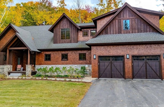 South Peak | Hot Tub | Ski In | 7BR Chalet