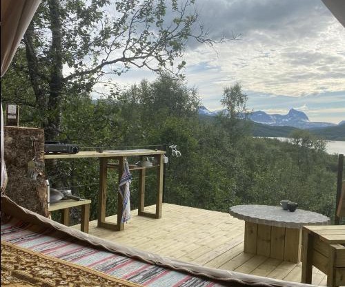 Spectacular tent with unforgettable view
