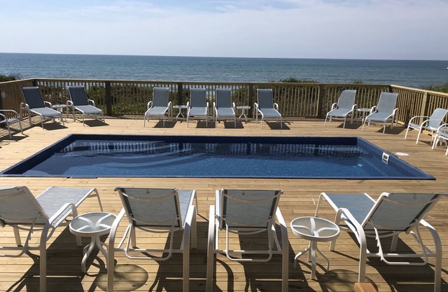 Spectacular 9 Bedroom Luxury Oceanfront sleeps 40 Heated Pool* + Hot Tub*!!