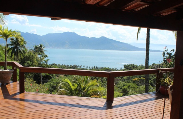 Vue spectaculaire! Rustica Chic Ilhabela!