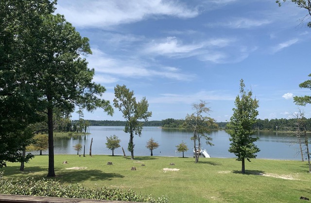 Vue spectaculaire! Accueil Waterfront sur le lac Sam Rayburn --- (300 pi. Façade)