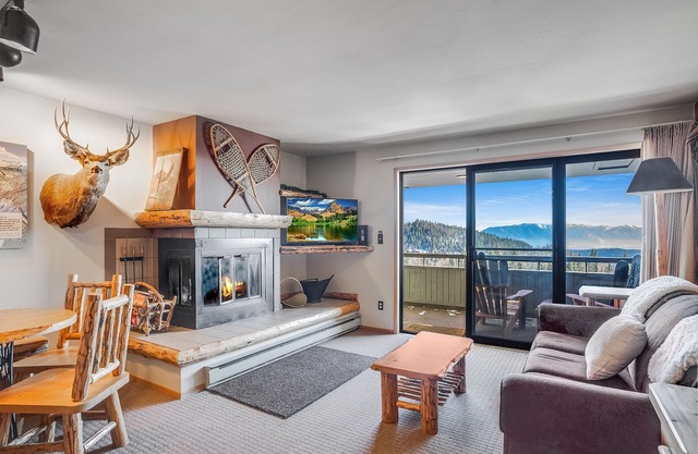 Spectacular views and ski access from this cozy Edelweiss one bedroom