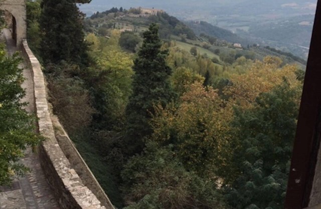 Vistas espectaculares - Casa con encanto en el centro de Todi