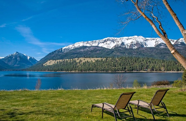 Spectacular Views of Wallowa Lake & Mountains w/ Gas Fireplace & Large Yard