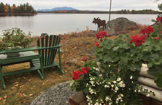 Bord de l'eau spectaculaire, vue sur la montagne, cabine privée du Maine