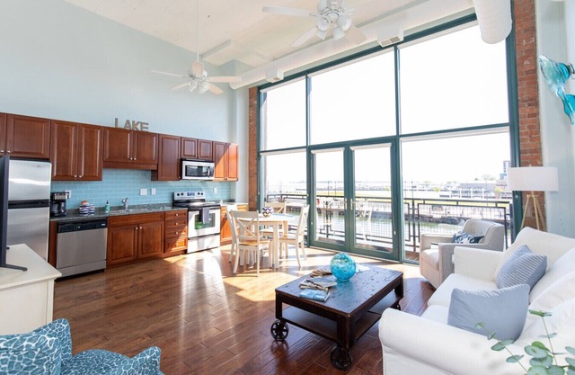 Retraite condo de luxe au bord de l'eau pour 6 avec vue sur Cedar Point!