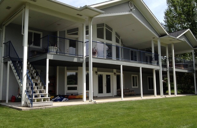 5 chambres / 4. 5 Bath Waterfront, OU 3 chambres / 2. 5 salles de bain