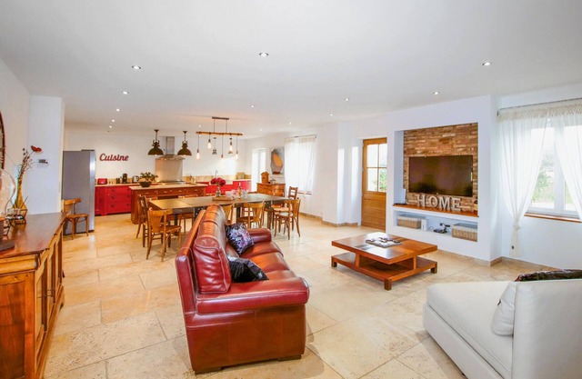 Spend a relaxing vacation in this vacation home in a rural location.