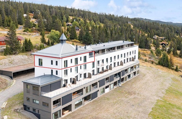 Spend a wonderful vacation in this comfortable vacation home with mountain view and sauna.