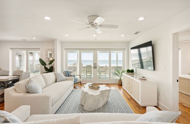 SPEND CHRISTMAS AND NEW YEARS ON FOLLY! Oceanfront! HEATED POOL!