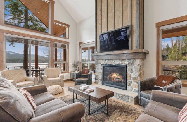 Spend Summer in Whitefish! Luxury Lakeside Home with Hot Tub and Stunning Views