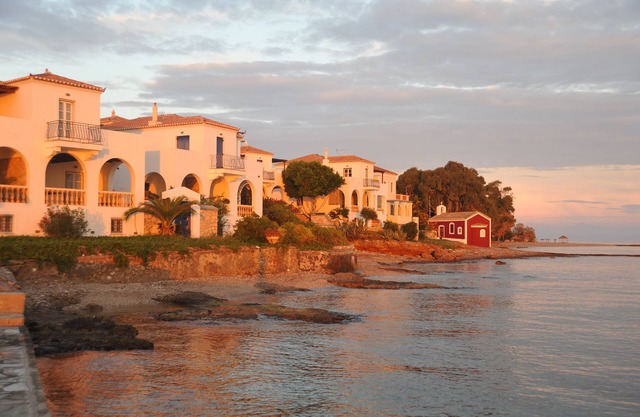 Spetses, villa traditionnelle au bord de l'eau - plage