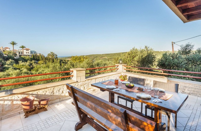 SpiliaInn Chania
