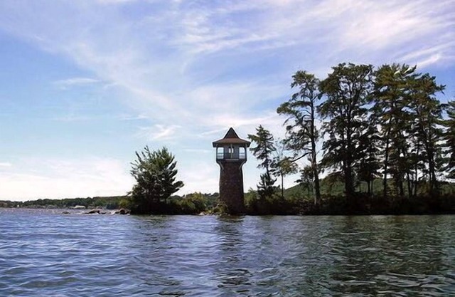 Broche Point - Charme Winnipesaukee Lakeside Chalet (NH)