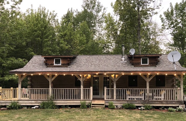 Spirit Lodge- Log Cabin with Large front porch