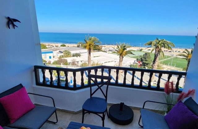Splendid beach view apartment