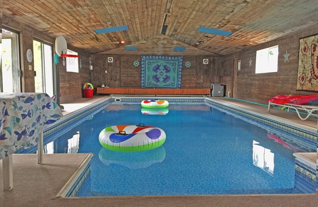 Piscine intérieure entièrement approvisionnée