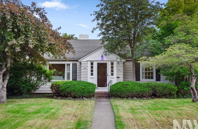 Spokane | Mid-Century Modern Pet Friendly | Sleeps 9
