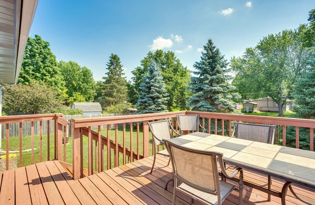 Sporty Blaine Home w/ Games ~ 2 Mi to Super Rink!