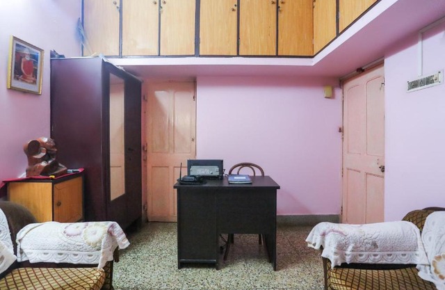 SPOT ON Biswabani Guest House Near Kavi Nazrul Metro Station