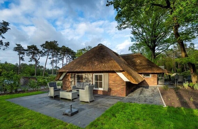 Sprielderbosch 27 Luxury holiday home on a holiday park in the Veluwe