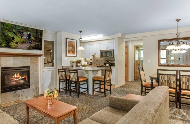 Streamside Resort Amenities, No Stairs, Free Parking; Aspen #1107